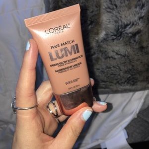 L’Oreal Liquid Illuminator Highlighter